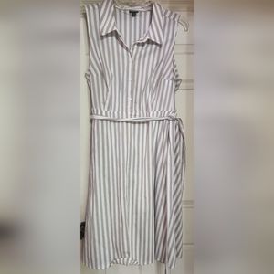 Torrid midi knee length dress with tie. Size 2 NWOT